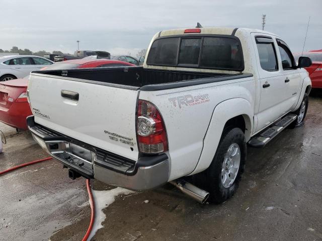 5TFJU4GN9FX085194 - 2015 TOYOTA TACOMA DOU WHITE photo 3