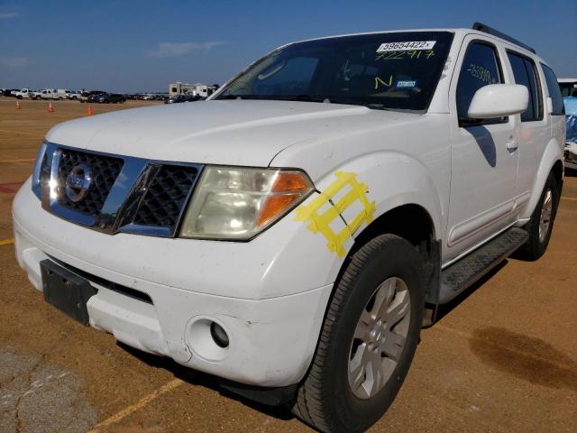 5N1AR18U05C722917 - 2005 NISSAN PATHFINDER WHITE photo 2