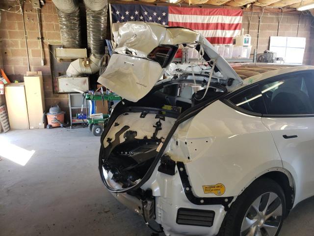 5YJYGDEE4MF158374 - 2021 TESLA MODEL Y Blanc photo 9