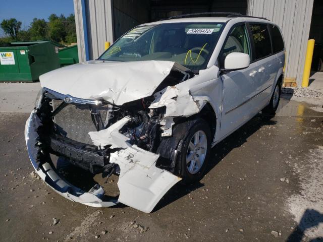 2A4RR5D18AR300769 - 2010 CHRYSLER TOWN & COU WHITE photo 2