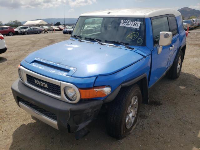 JTEBU11F270042343 - 2007 TOYOTA FJ CRUISER BLUE photo 2