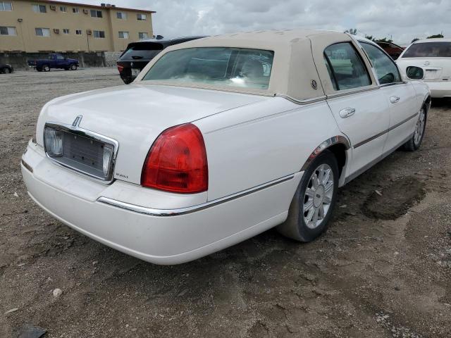 1LNHM82W37Y606875 - 2007 LINCOLN TOWN CAR S WHITE photo 4