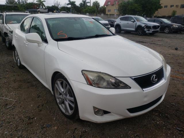 JTHBE262265011669 - 2006 LEXUS IS 350 WHITE photo 1