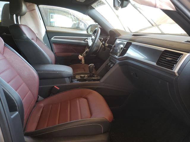 1V2FE2CA4NC215722 - 2022 VOLKSWAGEN ATLAS CROS Серебристый фото 5