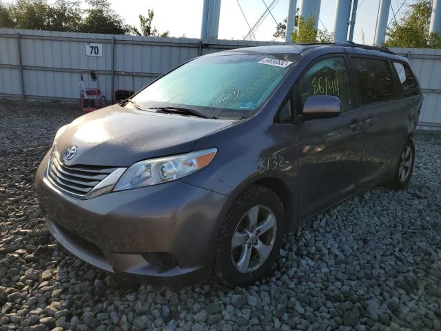 5TDKK3DC4FS637021 - 2015 TOYOTA SIENNA LE GRAY photo 2