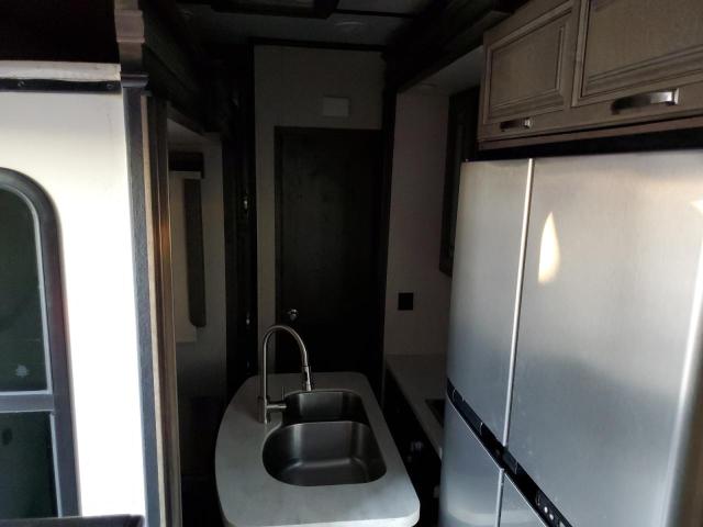 4YDF37624L4700004 - 2020 KEYSTONE MONTANA CREAM photo 6