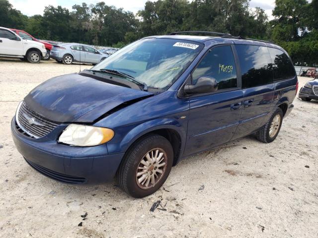 2C4GP74L82R707945 - 2002 CHRYSLER TOWN & COU BLUE photo 2