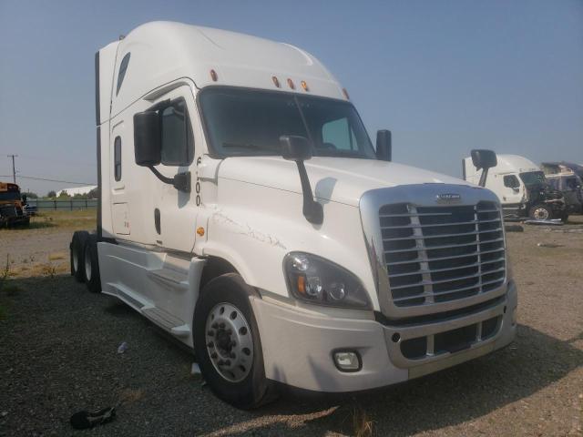 3AKJGLD53FSGH2306 - 2015 FREIGHTLINER CASADIA WHITE photo 1