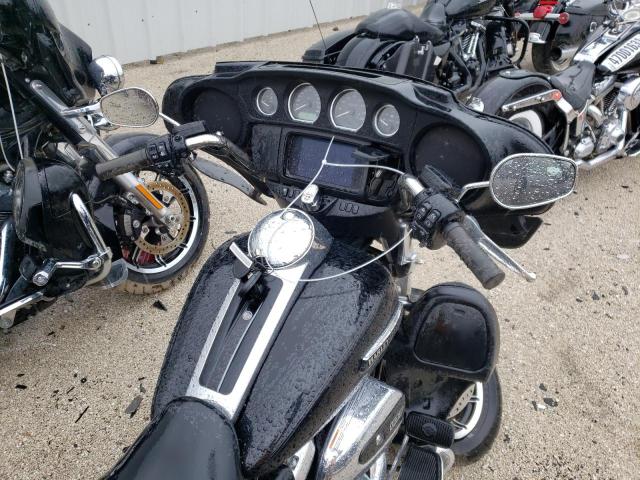 1HD1FCC18KB626698 - 2019 HARLEY-DAVIDSON FLHTCU BLACK photo 5