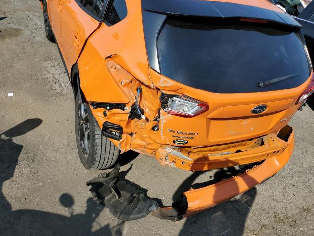 JF2GTAAC8JH323933 - 2018 SUBARU CROSSTREK ORANGE photo 9