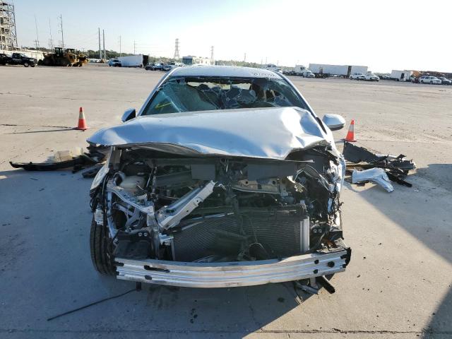 JTNK4RBE8K3043458 - 2019 TOYOTA COROLLA SE SILVER photo 9