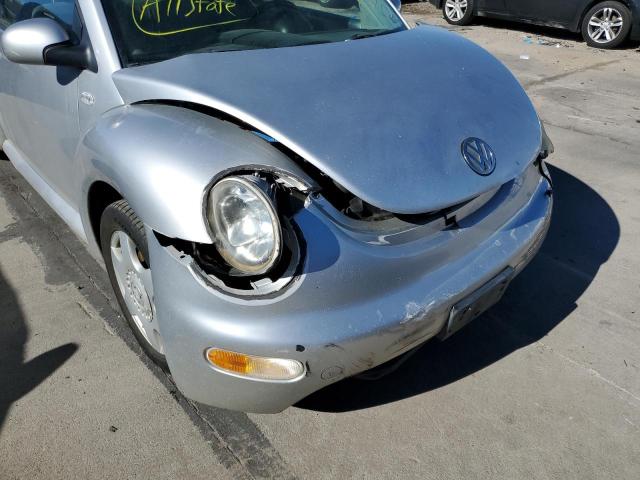 3VWCD21C91M446651 - 2001 VOLKSWAGEN NEW BEETLE 银色 照片 9