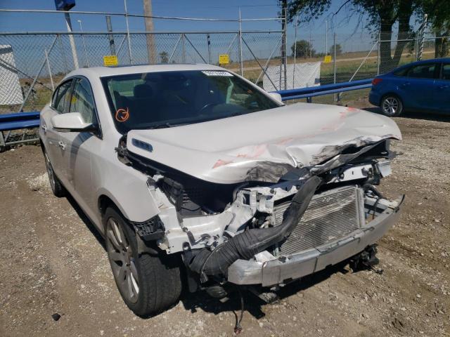 1G4GD5G3XFF247642 - 2015 BUICK LACROSSE P WHITE photo 1