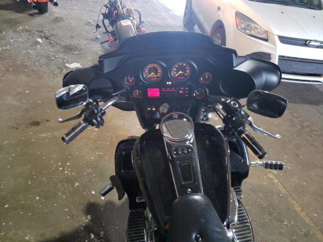 1HD1FCW161Y622298 - 2001 HARLEY-DAVIDSON FLHTCUI 黑色 照片 5