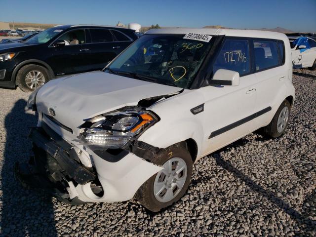 KNDJT2A54D7526002 - 2013 KIA SOUL WHITE photo 2