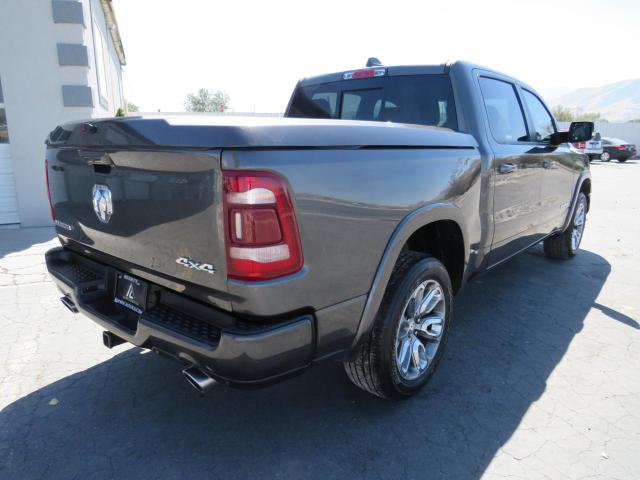 1C6SRFJT6LN116733 - 2020 RAM 1500 LARAM GRAY photo 4