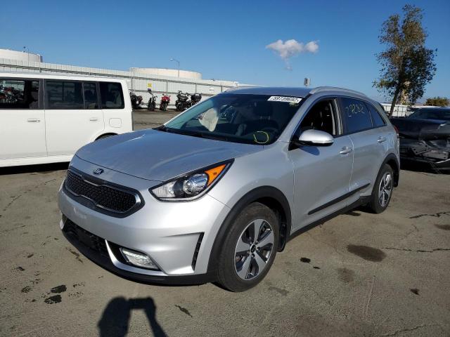 KNDCC3LC1J5160937 - 2018 KIA NIRO EX SILVER photo 2