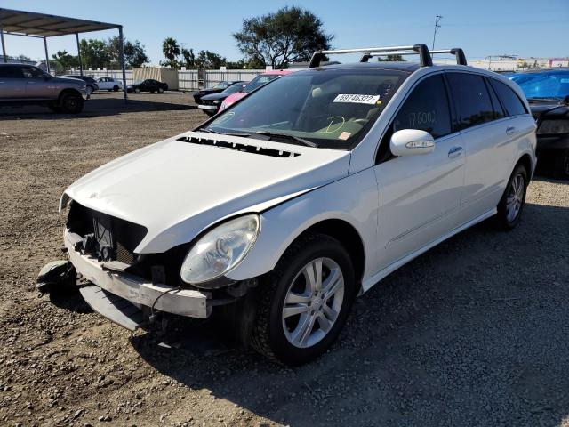 4JGCB75E37A036950 - 2007 MERCEDES-BENZ R 500 WHITE photo 2