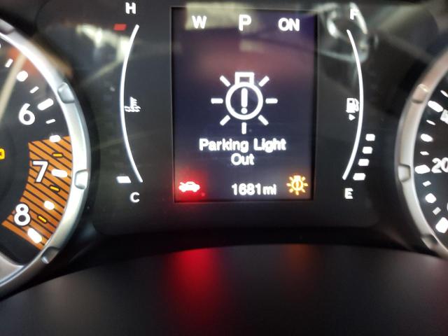 ZACNJAAB2LPM01618 - 2020 JEEP RENEGADE S RED photo 8