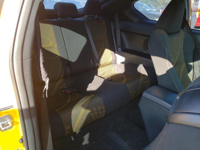 JTKJF5C73C3027441 - 2012 TOYOTA SCION TC Sarı fotoğraf 6