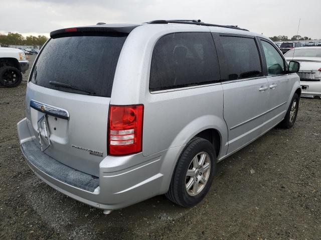 2A8HR54199R572057 - 2009 CHRYSLER TOWN AND C SILVER photo 4