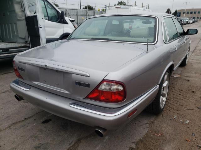 SAJDA15B2YMF13225 - 2000 JAGUAR XJR SILVER photo 4