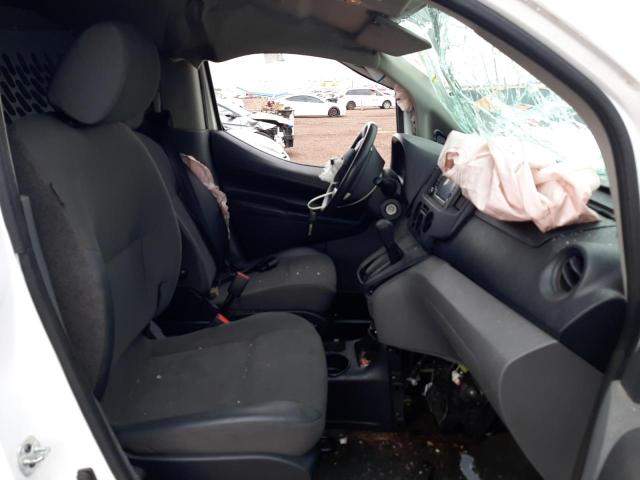 3N63M0YN1JK692536 - 2018 CHEVROLET CITY EXPRE Beyaz fotoğraf 5