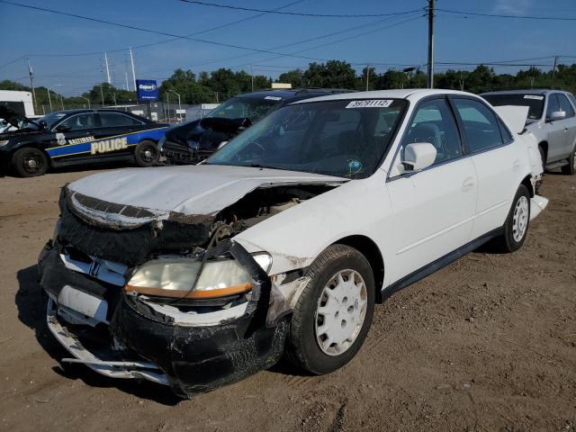 1HGCG56481A073288 - 2001 HONDA ACCORD LX WHITE photo 2