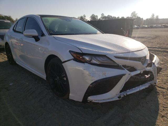 4T1K61AK8NU075666 - 2022 TOYOTA CAMRY XSE WHITE photo 1