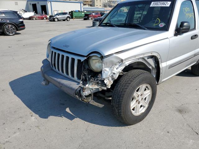 1J4GK48K23W651776 - 2003 JEEP LIBERTY SP SILVER photo 9