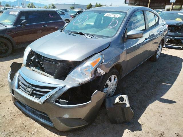 3N1CN7APXJL872745 - 2018 NISSAN VERSA S GRAY photo 2