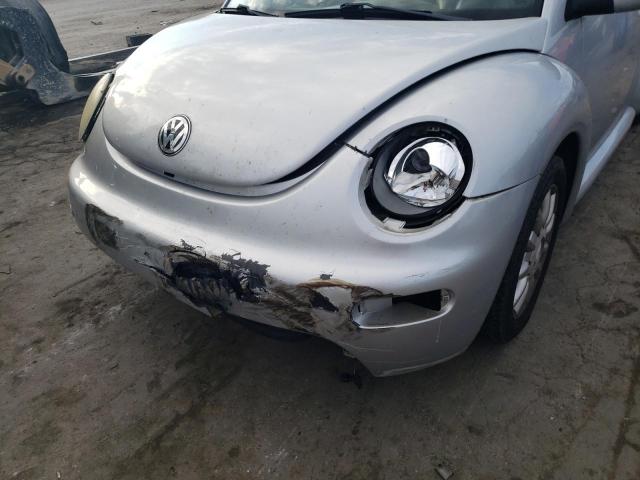 3VWCK31C44M422435 - 2004 VOLKSWAGEN NEW BEETLE 银色 照片 9
