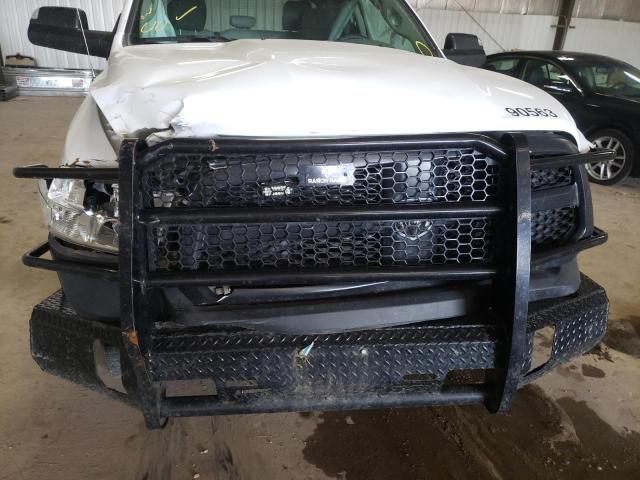 1C6RR7FG8KS645276 - 2019 RAM 1500 CLASS WHITE photo 9