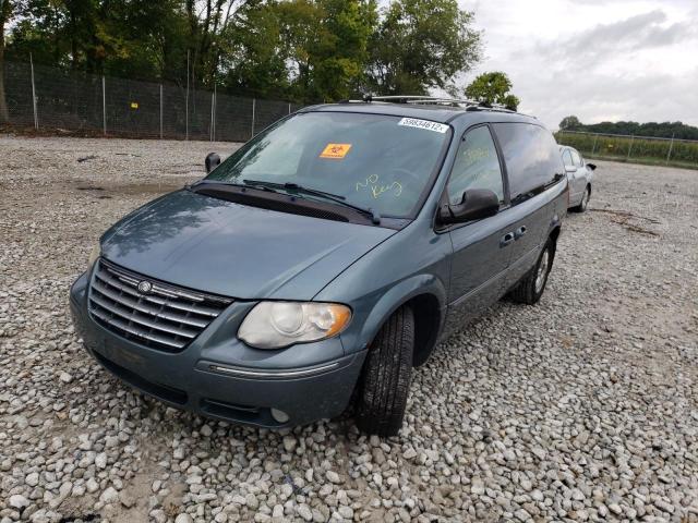 2C8GP64LX5R132325 - 2005 CHRYSLER TOWN & COU TEAL photo 2