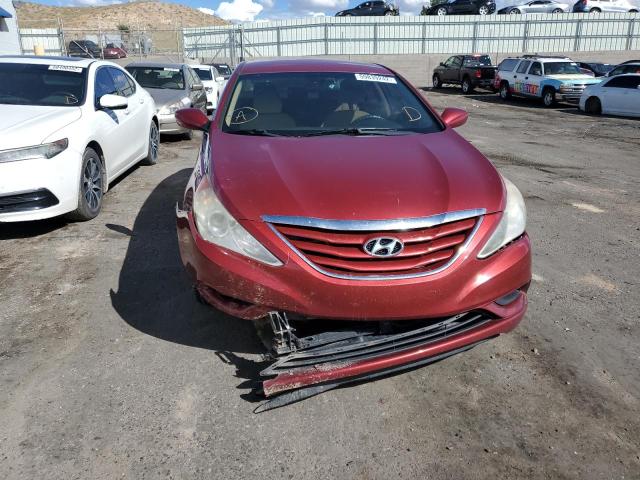 5NPEB4AC3BH199051 - 2011 HYUNDAI SONATA GLS RED photo 9