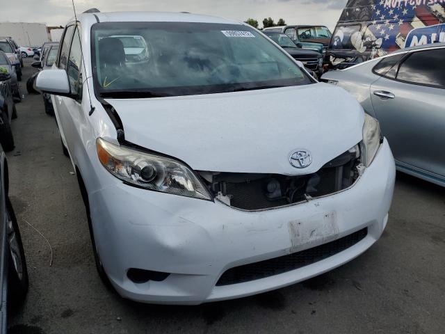 5TDKK3DC8DS359527 - 2013 TOYOTA SIENNA LE WHITE photo 1