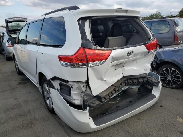 5TDKK3DC8DS359527 - 2013 TOYOTA SIENNA LE WHITE photo 3