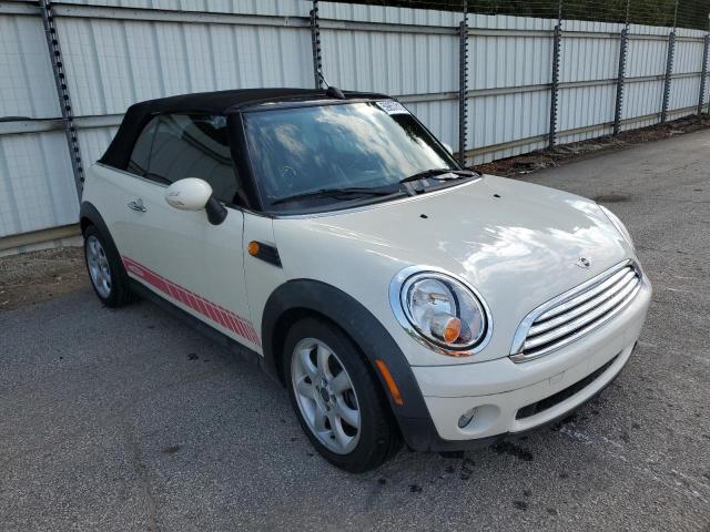 WMWMR33559TU96583 - 2009 MINI COOPER WHITE photo 1