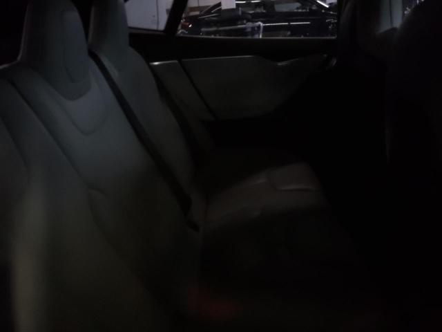 5YJSA1E47GF127525 - 2016 TESLA MODEL S Սև լուսանկար 6