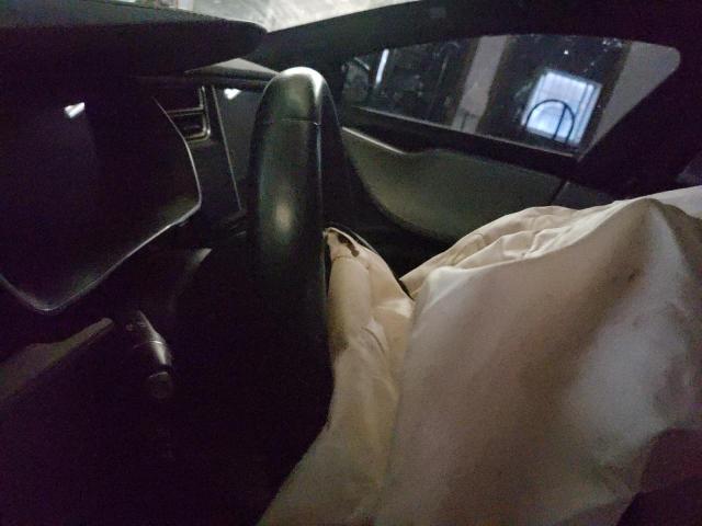 5YJSA1E47GF127525 - 2016 TESLA MODEL S Սև լուսանկար 8