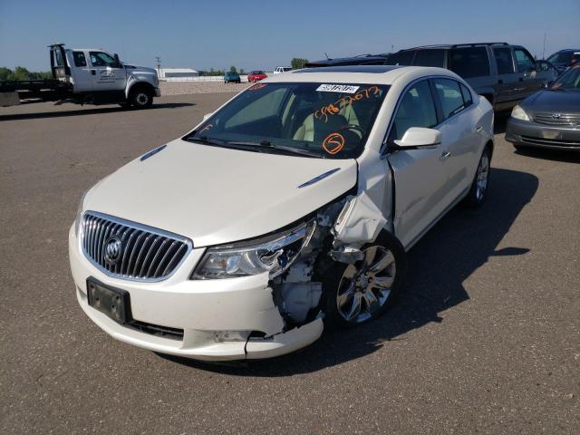 1G4GG5G3XDF219053 - 2013 BUICK LACROSSE P WHITE photo 2