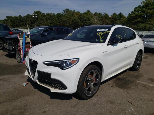 ZASPAKBN1N7D30719 - 2022 ALFA ROMEO STELVIO TI WHITE photo 2