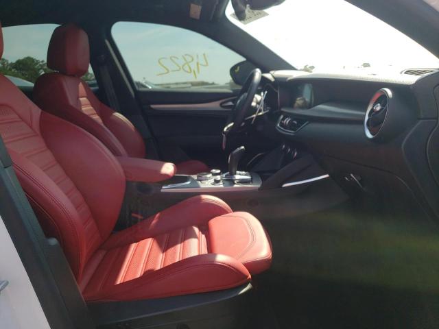 ZASPAKBN1N7D30719 - 2022 ALFA ROMEO STELVIO TI WHITE photo 5