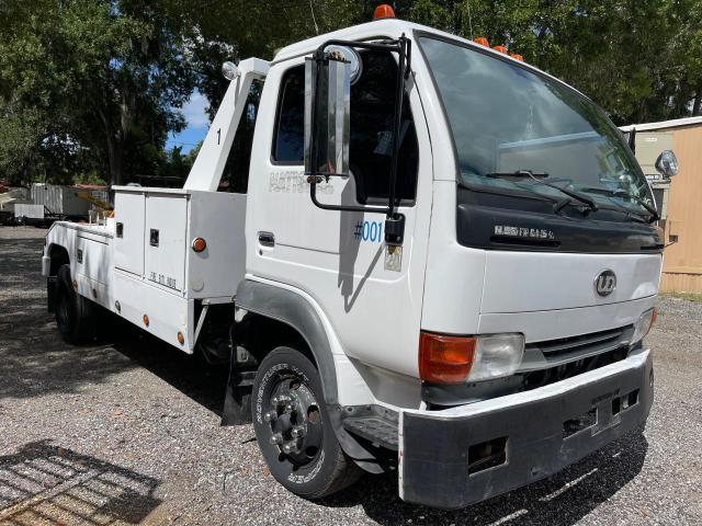 JNAMCU2H14AD75047 - 2004 NISSAN DIESEL UD1800 CS WHITE photo 1