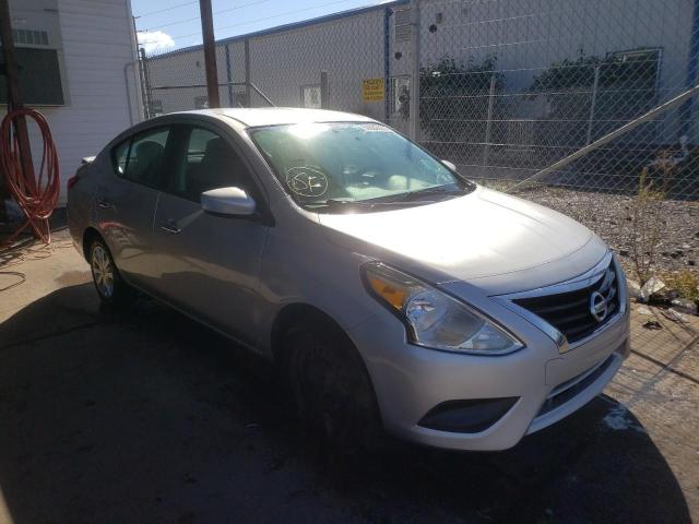 3N1CN7APXHK422674 - 2017 NISSAN VERSA S SILVER photo 1