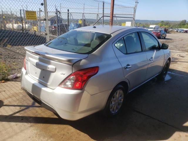 3N1CN7APXHK422674 - 2017 NISSAN VERSA S SILVER photo 4