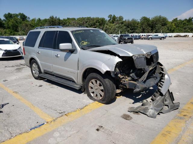 5LMFU28R73LJ46842 - 2003 LINCOLN NAVIGATOR 银色 照片 9