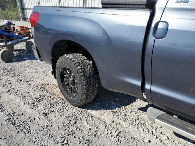 5TFBT54168X010261 - 2008 TOYOTA TUNDRA DOU GRAY photo 9