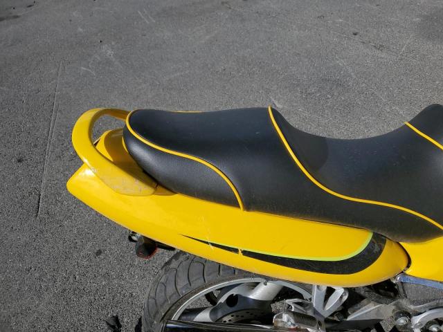 JS1GN79A012100748 - 2001 SUZUKI GSX600 F YELLOW photo 6