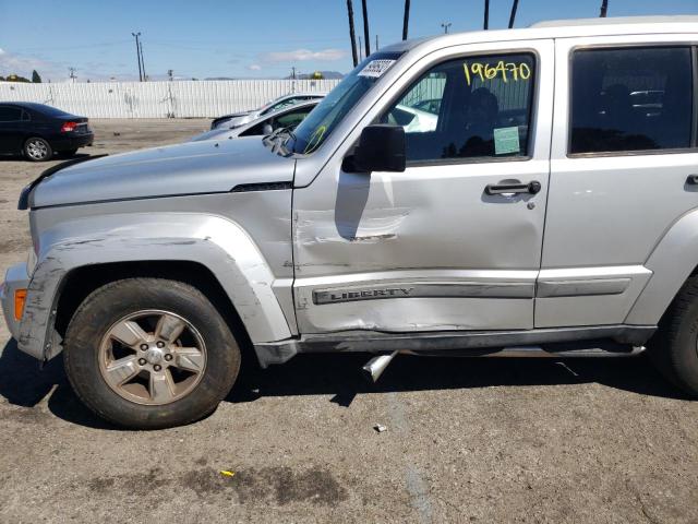 1J4PP2GK9BW594868 - 2011 JEEP LIBERTY SP SILVER photo 9